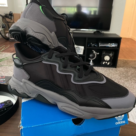 Ozweego black, grey and neón green - Picture 6 of 9